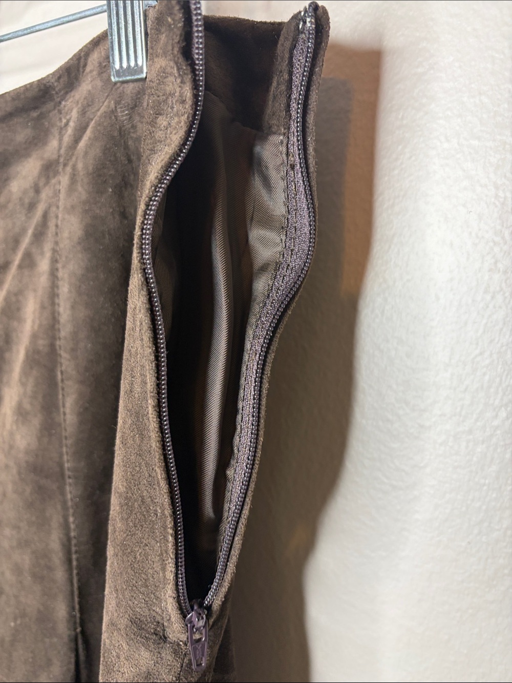 Danier Genuine Suede Pleated A-Line Midi Skirt - Deep Chocolate Brown Size 12 - Picture 3 of 16
